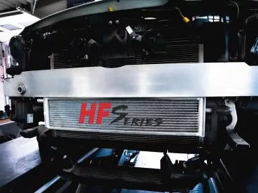 Zusatz Wasserk�hler f�r LLK Mercedes A45 AMG