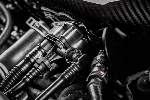 Eventuri Carbon Turbo-Rohr für Ansaugsystem für Mercedes Benz A35 AMG | CLA35 AMG und A250 Eventuri Carbon Turbo-Rohr für Ansaugsystem für Mercedes Benz A35 AMG | CLA35 AMG und A250